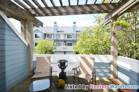 Building Photo - 15640 24th Ave N