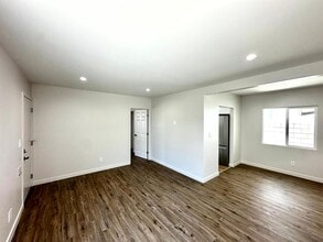 Building Photo - 2302-2306 N Frederic St