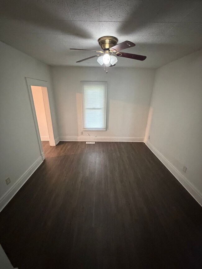 Foto del edificio - 1610 E Sangamon Ave
