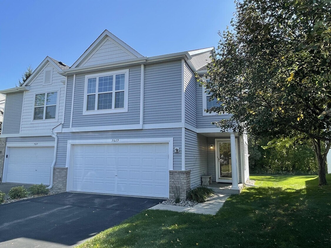 Foto principal - 7629 Century Blvd