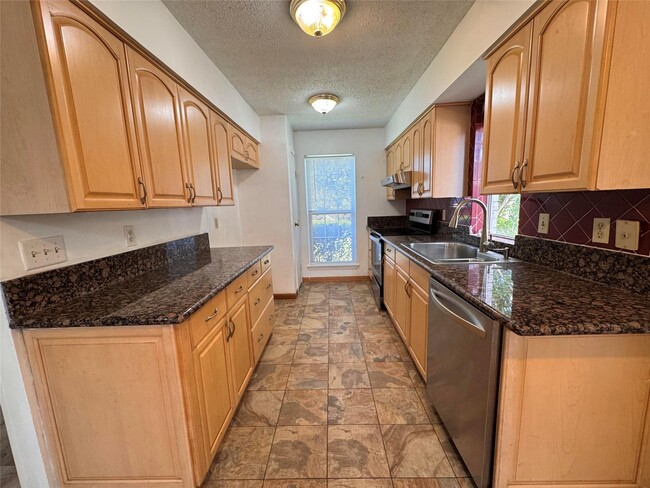 Building Photo - 1804 Serenade Ln