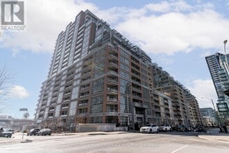 Building Photo - 65-1265 E Liberty St