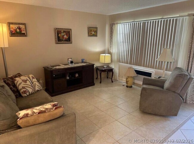 Foto del edificio - 30 Westbury Cir