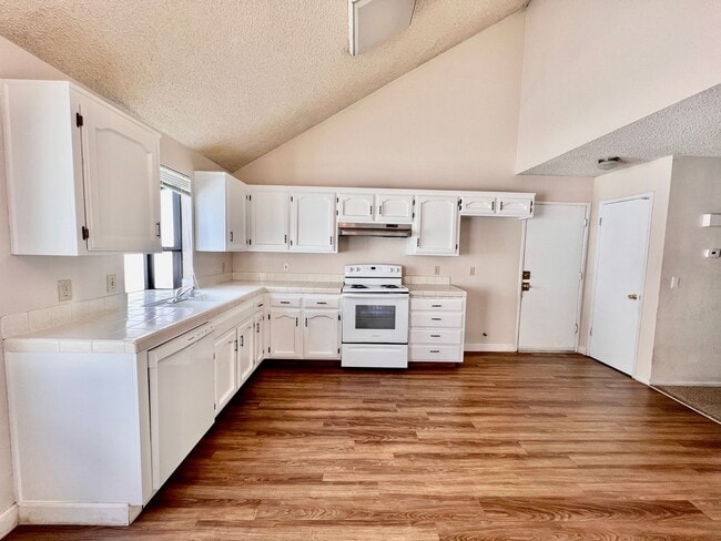 Building Photo - $2,050 Princeton & Brawley, 3 Bed - N Dewe...