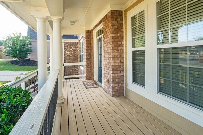 Building Photo - 53 Lakeside Terrace