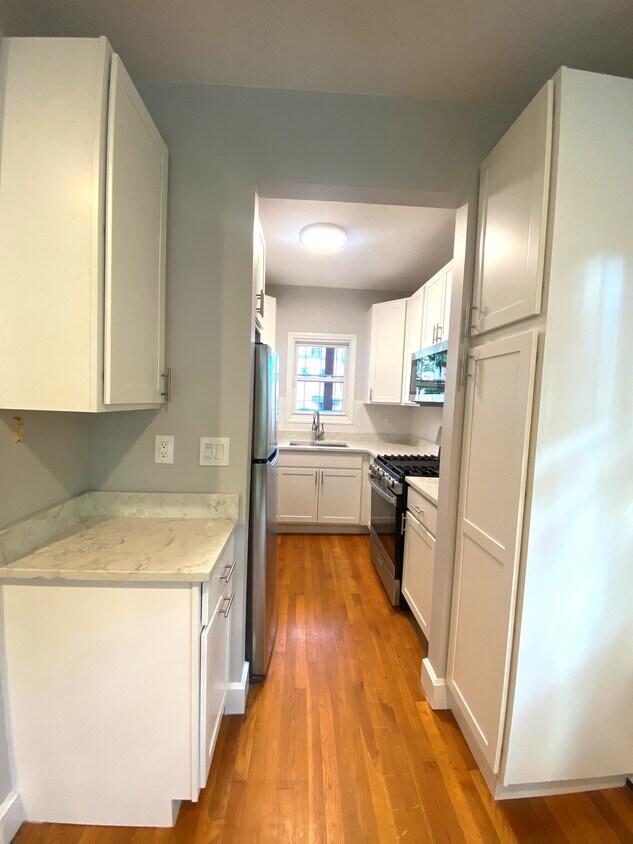 Primary Photo - 288 Amory St