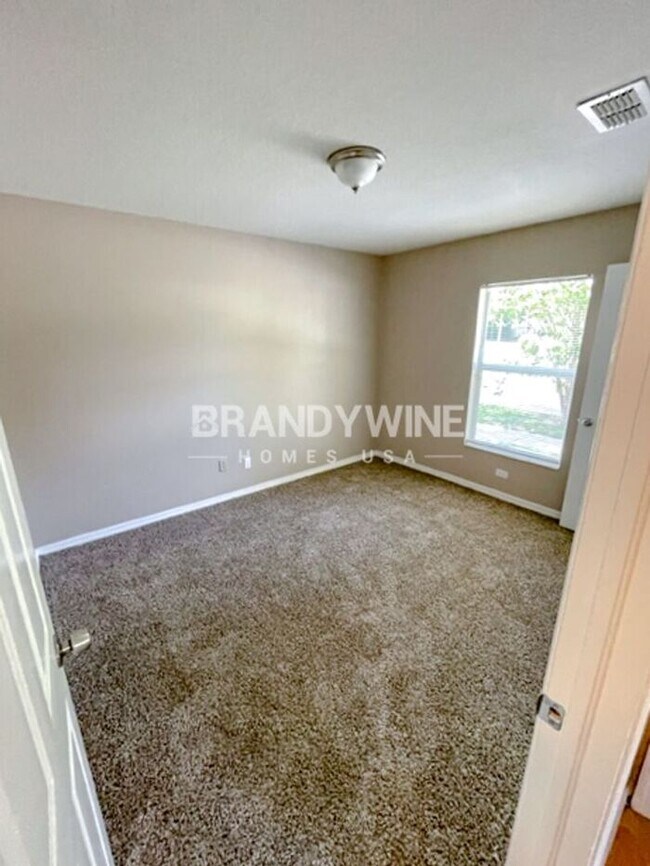 Building Photo - AVAILABLE NOW!! Close to Downtown St Pete!!!