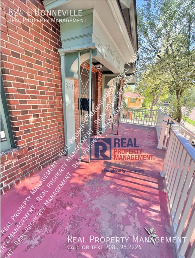 Building Photo - 824 E Bonneville St