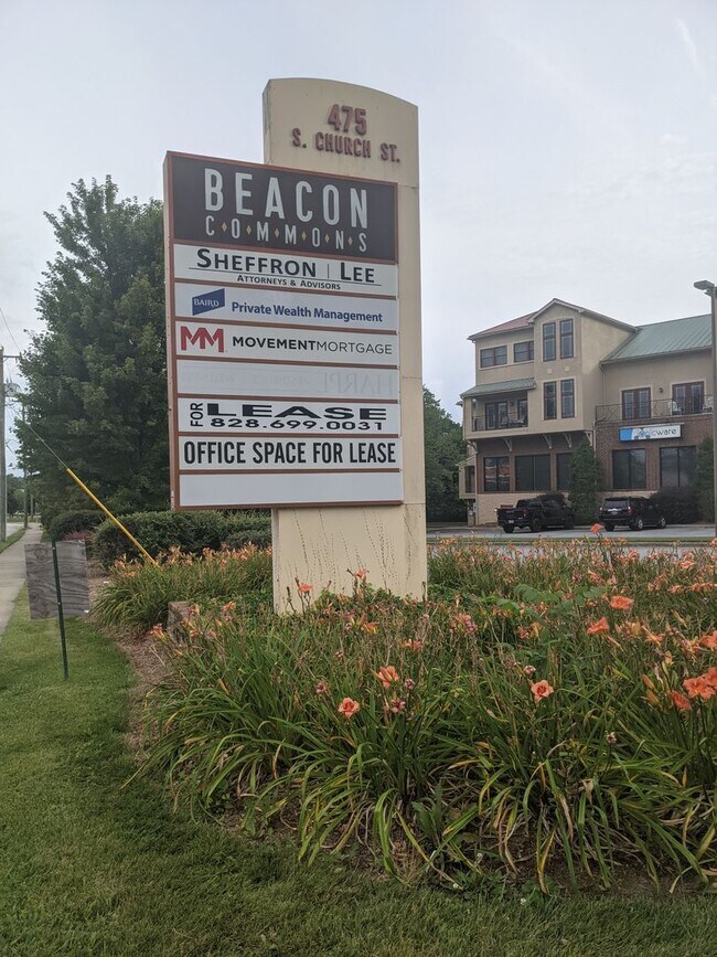 Foto del edificio - Beautiful Condo-Downtown Hendersonville, NC