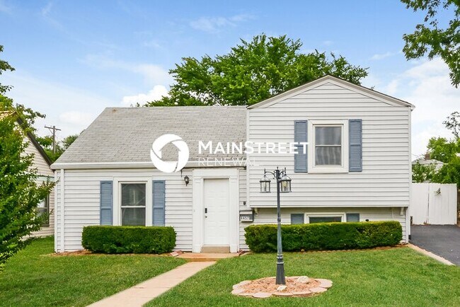 Foto del edificio - 3 Bedroom Pet-Friendly Home in St. Louis, ...