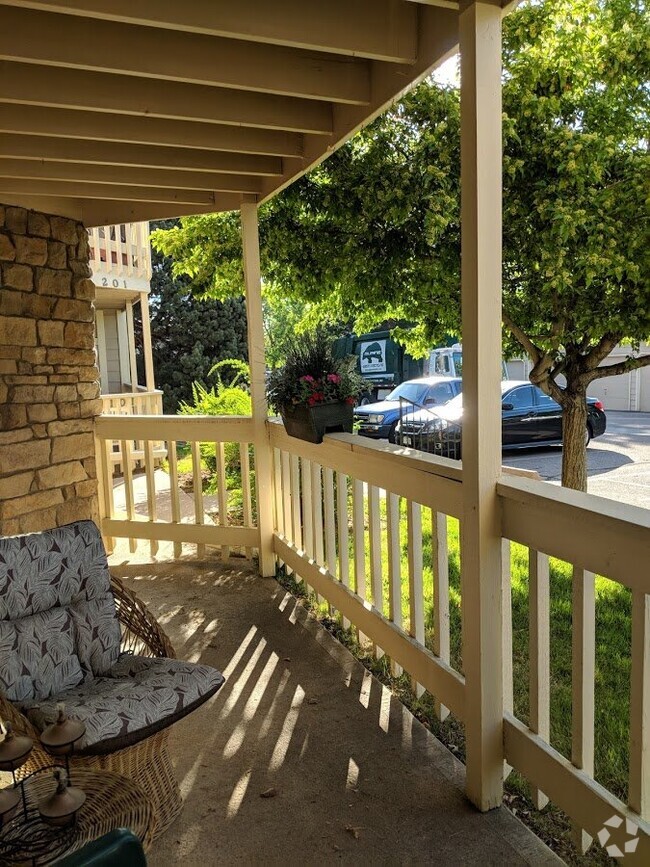 Building Photo - 8335 Fairmount Dr