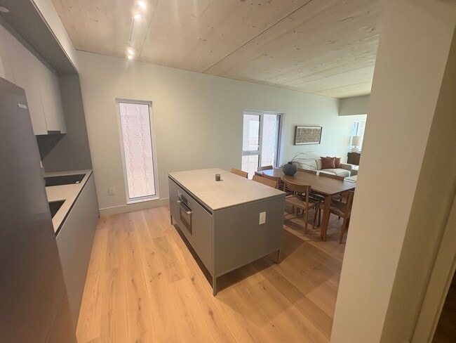 Interior Photo - VANILLA 301 SPE LLC