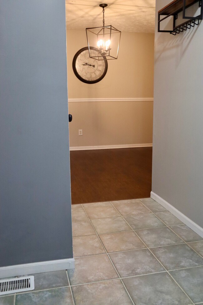 Foto del edificio - 3866 Lake Cumberland Way