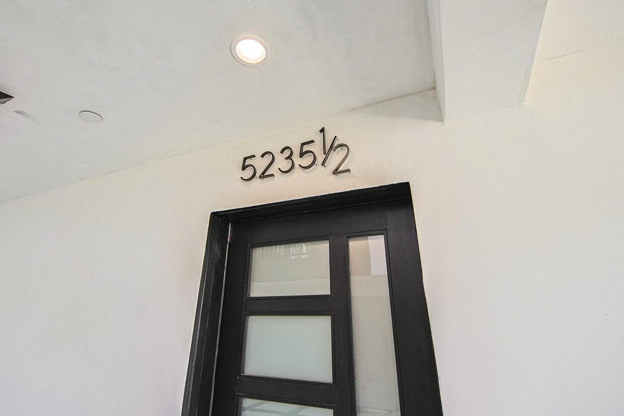 Foto principal - 5235 Satsuma Ave
