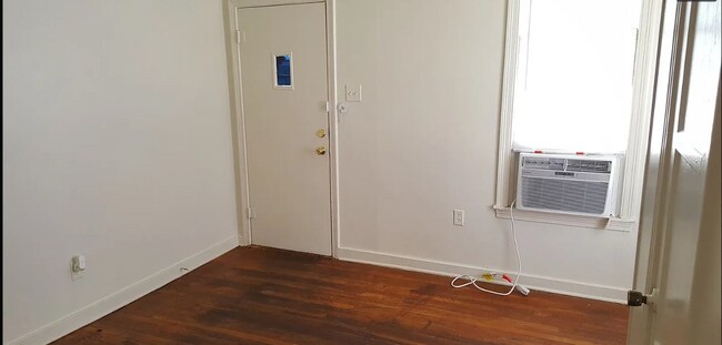 Entrada a la sala de estar - 1512 Willow St