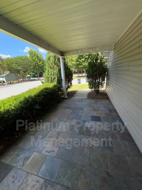 Building Photo - 465 Parc River Blvd