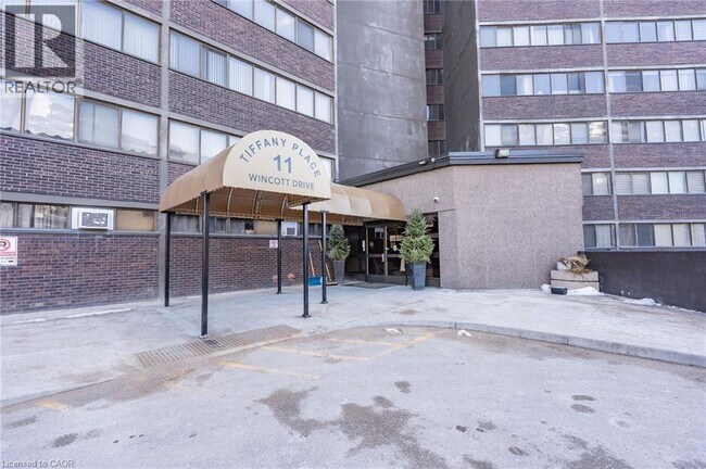 Photo du bâtiment - 11 Wincott Dr