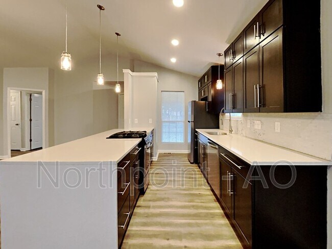 Foto del edificio - 5908 Tall Pines Ct