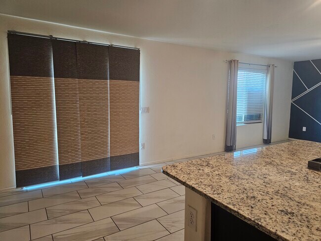 Foto del edificio - 6038 S Kirtley Dr