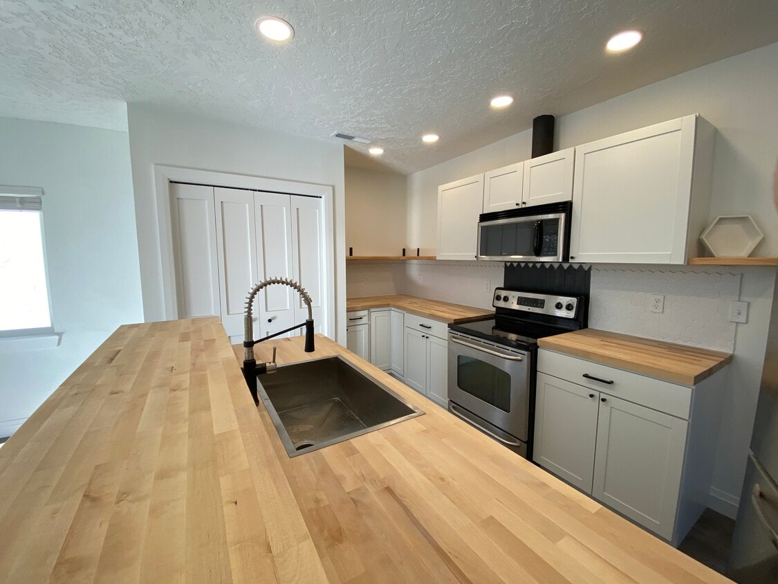 606 S Powerline Rd, Nampa, ID 83686 Townhome Rentals in Nampa ID