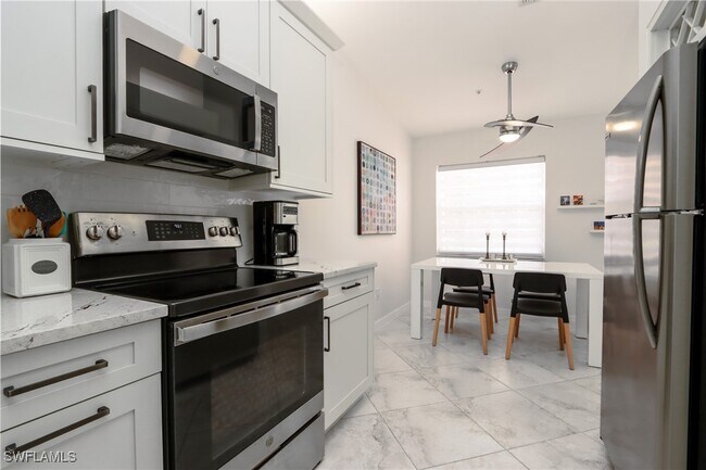 Foto del edificio - 2585 Old Groves Rd