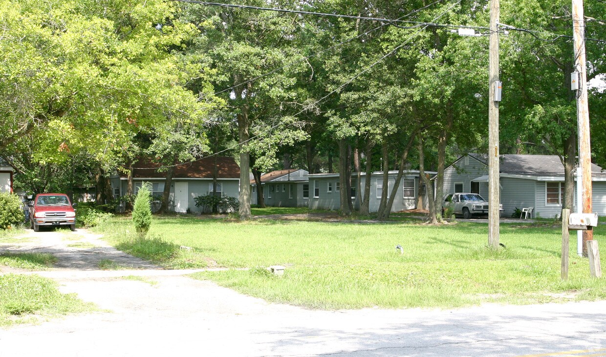 Primary Photo - 4121 Spring Park Rd