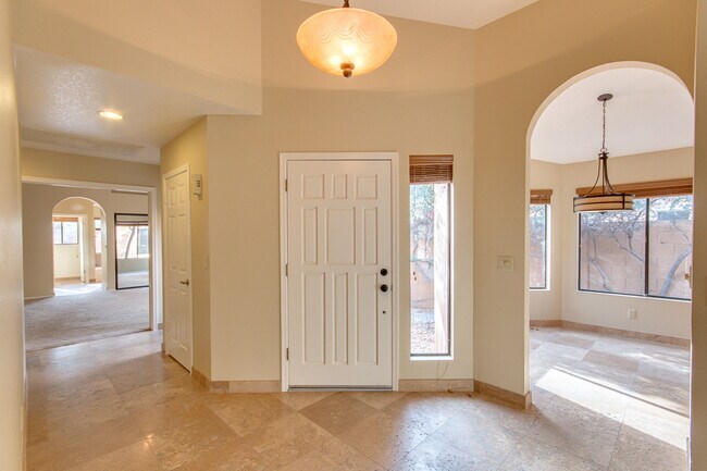 Building Photo - 3 BED 2 BATHROOM ONE LEVEL HOME WITH 2 CAR...