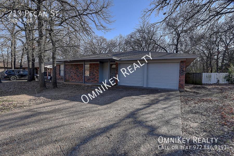 Foto principal - 213 Pecan St