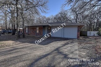 Building Photo - 213 Pecan St