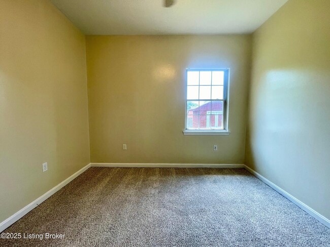 Building Photo - 508 Country Club Dr