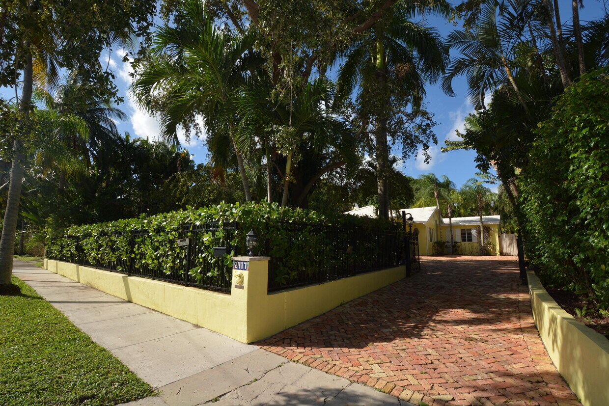 2417 Medina Way, West Palm Beach, FL 33401 House Rental in West Palm