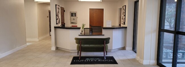 Leasing Office - Huntley Ridge