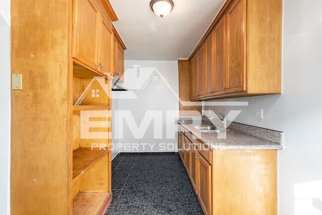 Foto del edificio - Upgraded 2 Bedroom 1 Bathroom for Rent Ferris Ave Los Angeles