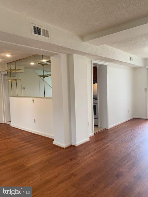 Building Photo - 5610 7th Pl S