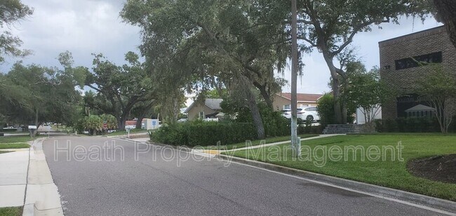 Foto del edificio - 1066 Indiana Ave