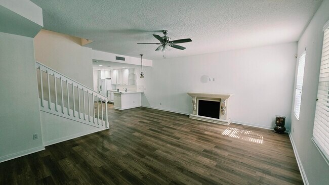 Foto del edificio - 2868 W Community Dr