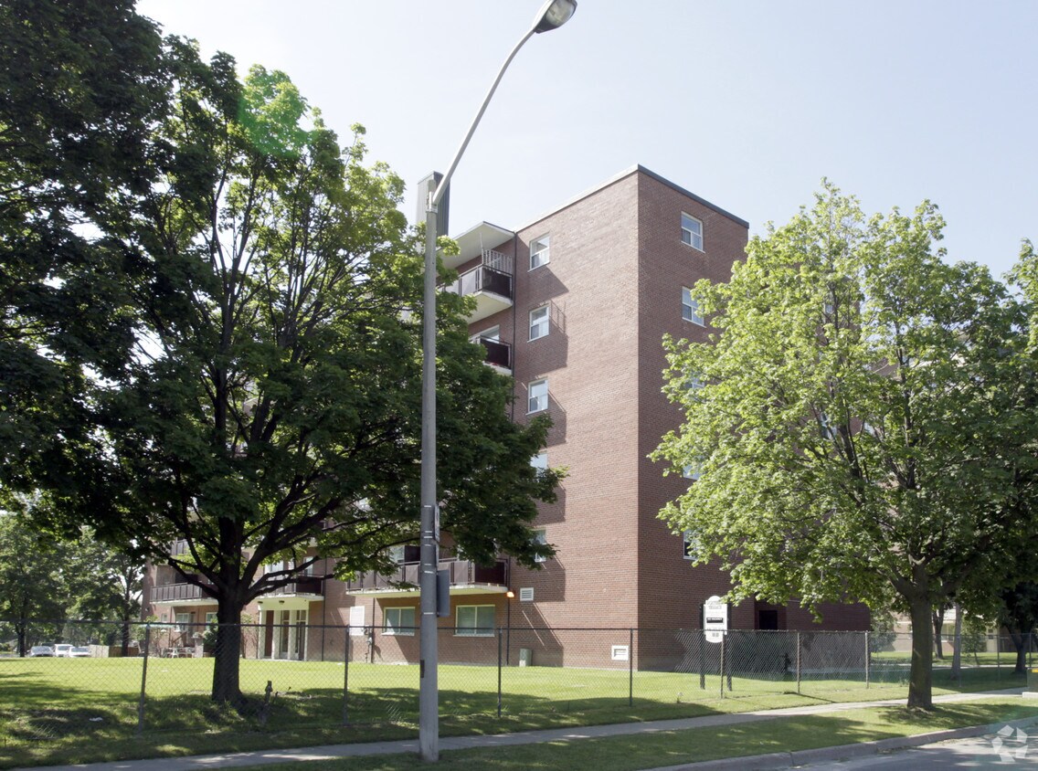 Photo du bâtiment - Ponytrail Terrace