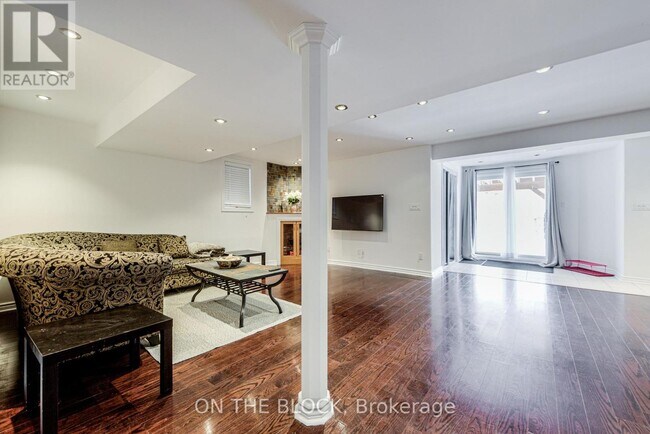 Building Photo - 23 Casa Grande St