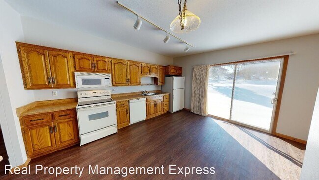 Building Photo - 3 br, 2 bath House - 2905 S Jefferson Ave