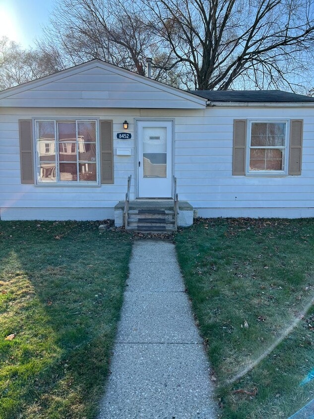 Primary Photo - 8452 Paige Ave