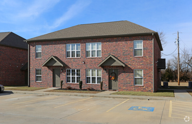 Foto del edificio - Airport Landings and The Docks Apartments