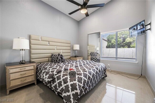 Foto del edificio - 1400 Castle Crest Dr