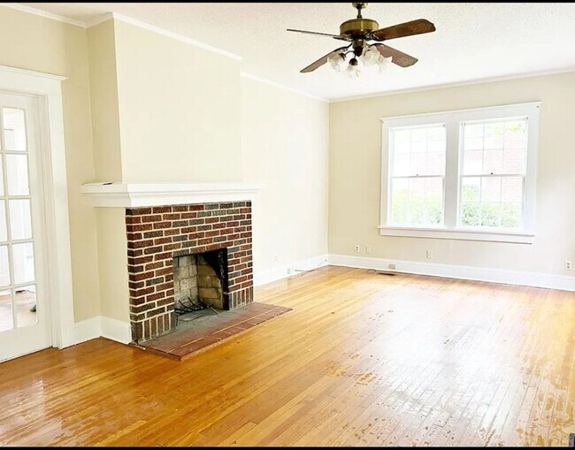 Foto del edificio - 921 W 2nd Ave