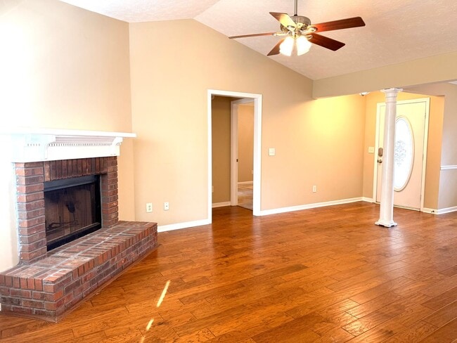 Foto del edificio - Beautiful 3-Bedroom Home in Desirable Ogle...