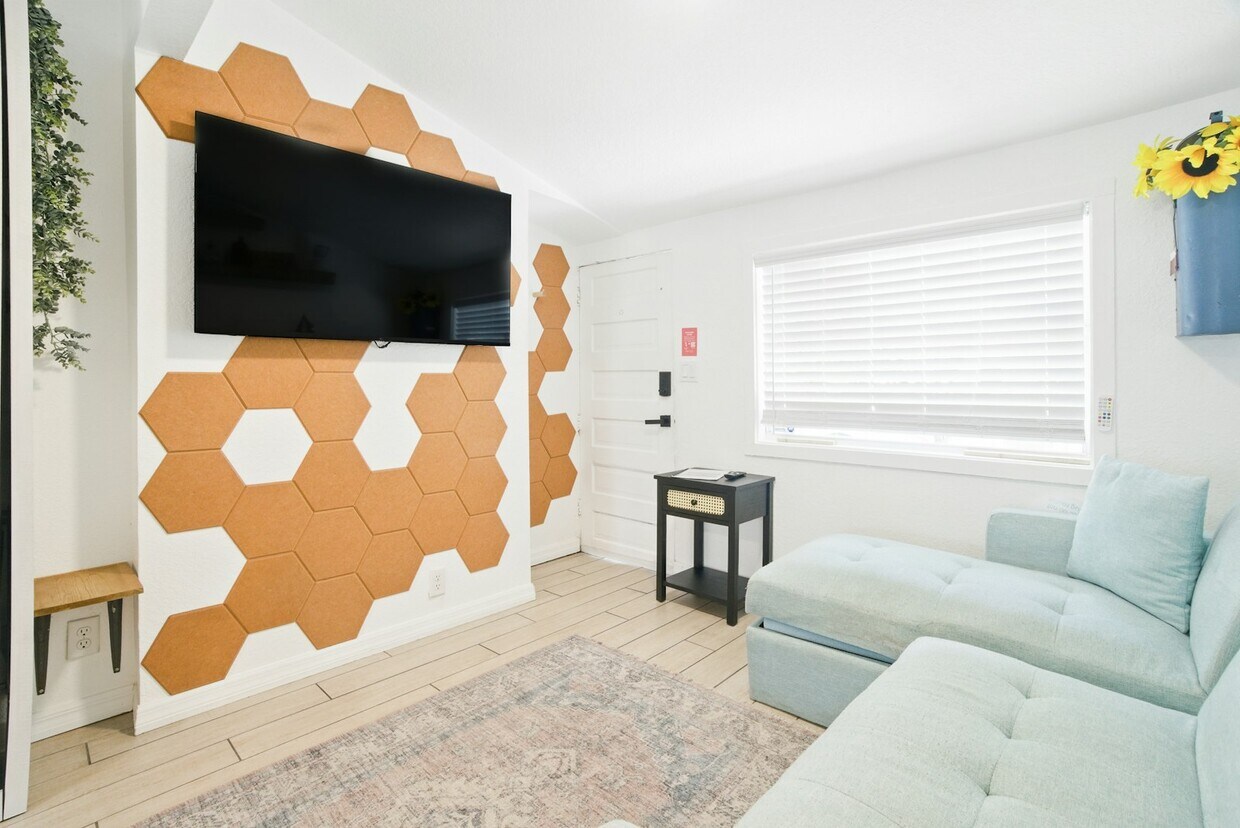 Foto principal - 714 Grove St N