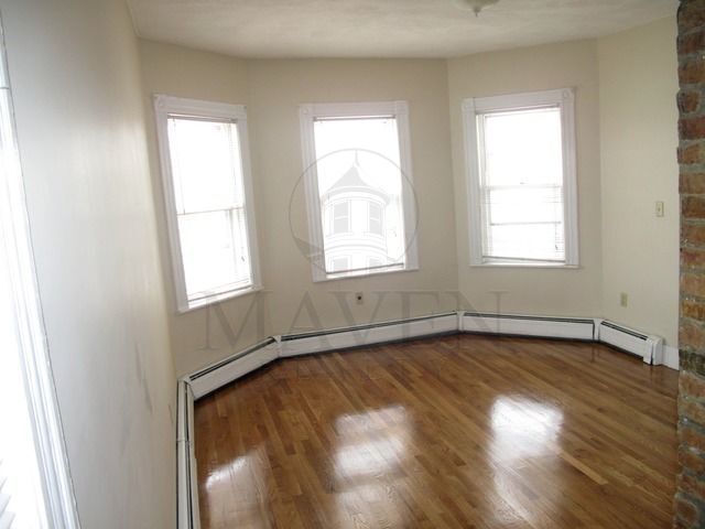 Foto del edificio - 66 Morton Ave