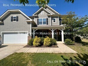 Building Photo - 385 Winding Oaks Ln SE