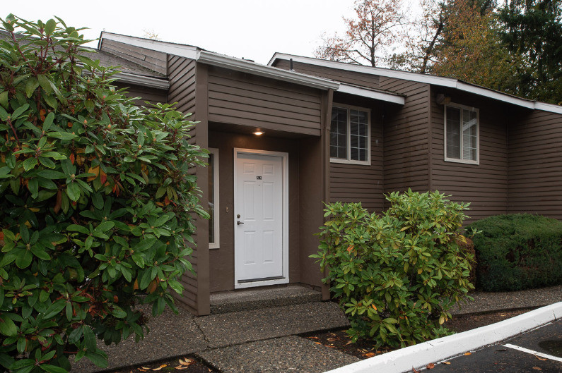 Primary Photo - 225 SW Clark St