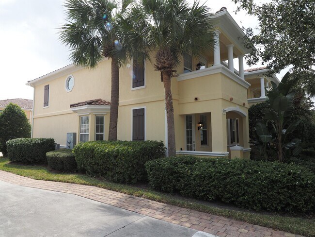 Building Photo - 5975 Giardino Ln