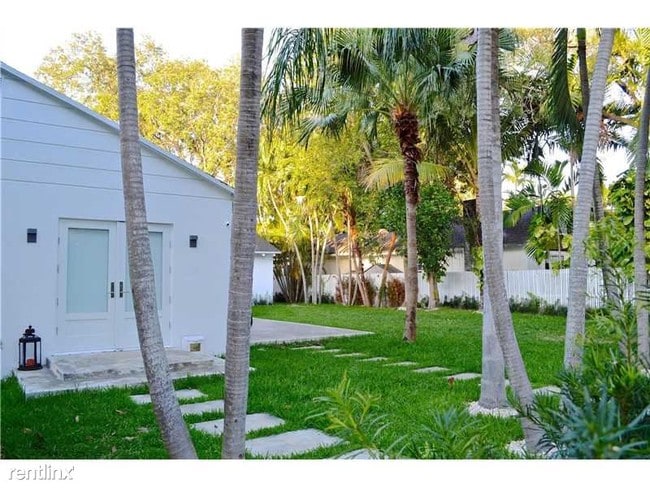 Building Photo - 4011 Hardie Ave
